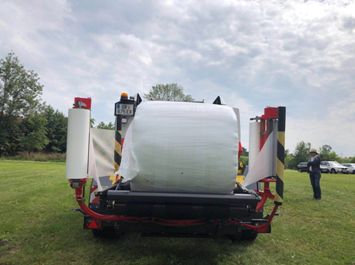 奥地博田圆捆缠膜机